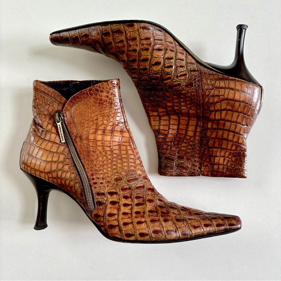 Donald J. Pliner Reptile Embossed Sarra Heeled Ankle Boots Brown Heeled Booties - Picture 1 of 12